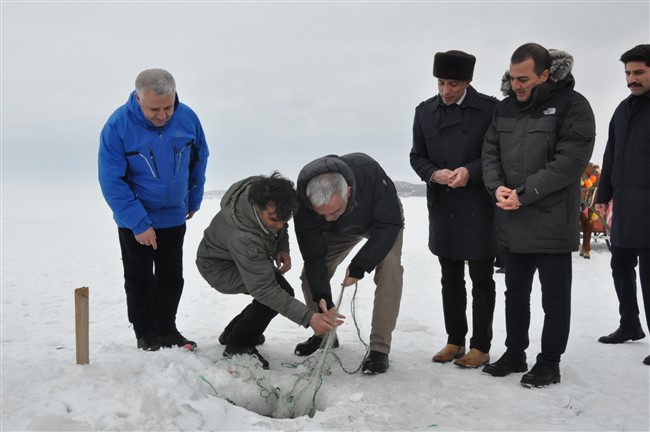 bakan-ersoy-eskimo-usulu-balik-tuttu-(12).jpg