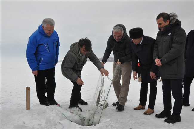 bakan-ersoy-eskimo-usulu-balik-tuttu-(15).jpg