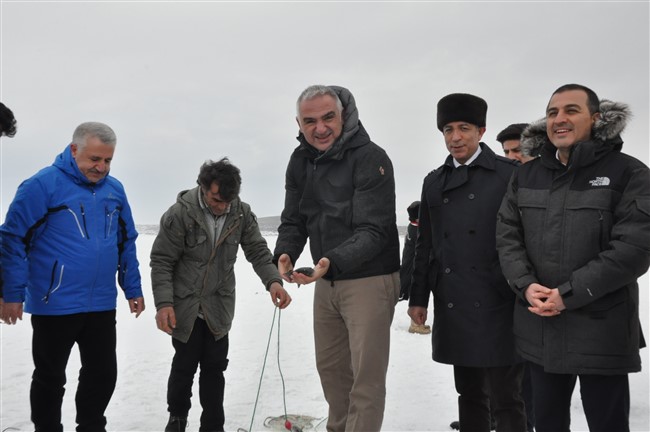 bakan-ersoy-eskimo-usulu-balik-tuttu-(19).jpg