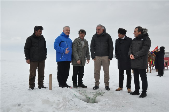 bakan-ersoy-eskimo-usulu-balik-tuttu-(9).jpg