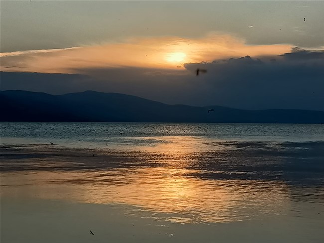 cildir-golu’nde-‘gun-batimi’-guzelligi!-(1).jpg