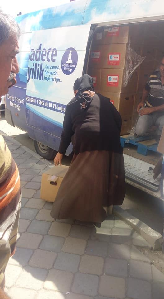 deniz-feneri-kars’ta-100-aileye-gida-kolisi-dagitti-(4).jpg