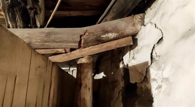 ermenistan’daki-deprem-nedeniyle-kars’ta-bazi-evler-hasar-gordu-(1).jpg