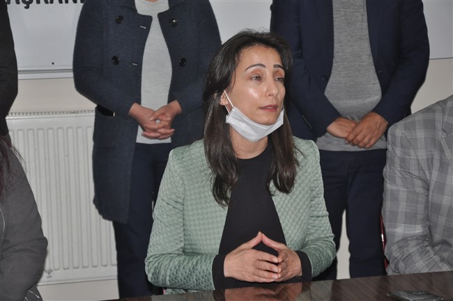hdp’li-vekillerden-kars-belediyesine-destek!-(1).jpg