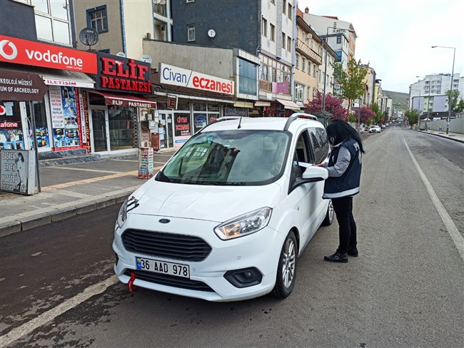izin-belgesi-olmayan-sokaga-cikamayacak!-(10).jpg