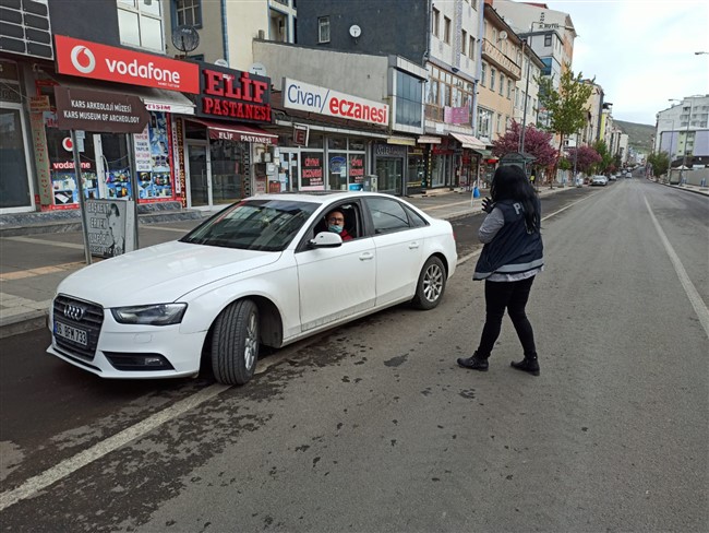 izin-belgesi-olmayan-sokaga-cikamayacak!-(7).jpg