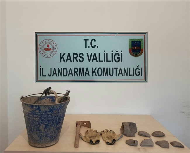 jandarma-kacak-kazi-yapanlari-kiskivrak-yakaladi-(3).jpg