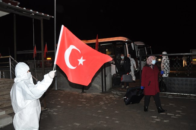 kars’a-yurt-disindan-115-turk-vatandasi-geldi!-(23).jpg