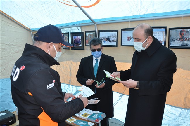 kars’ta-afad,-halki-afetlere-karsi-bilinclendiriyor-(1).jpg