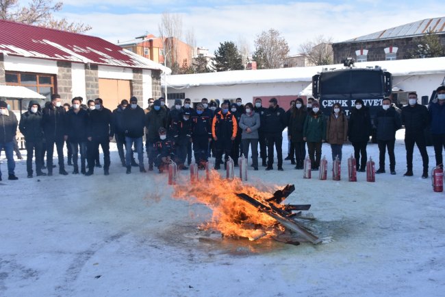 kars’ta-afet-bilinci-ve-yangin-egitimi-verildi-(4).jpg