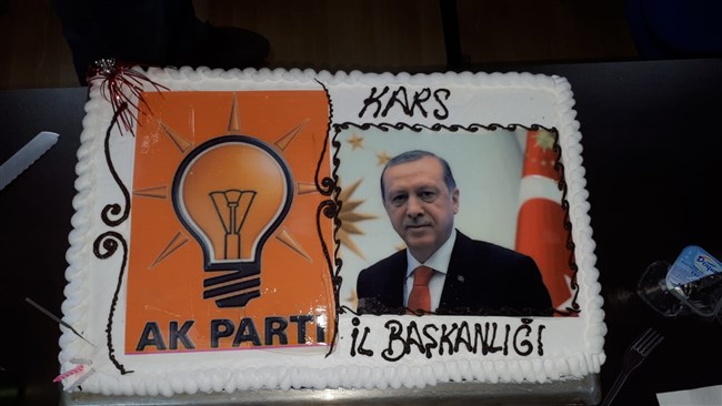 kars’ta-ak-parti-18.-yasini-kutladi-(1).jpg