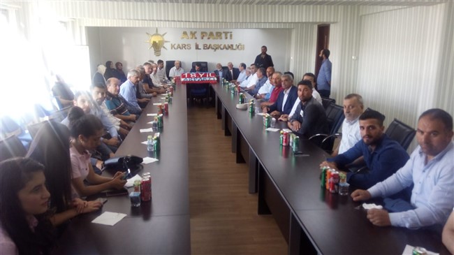 kars’ta-ak-parti-18.-yasini-kutladi-(6).jpg