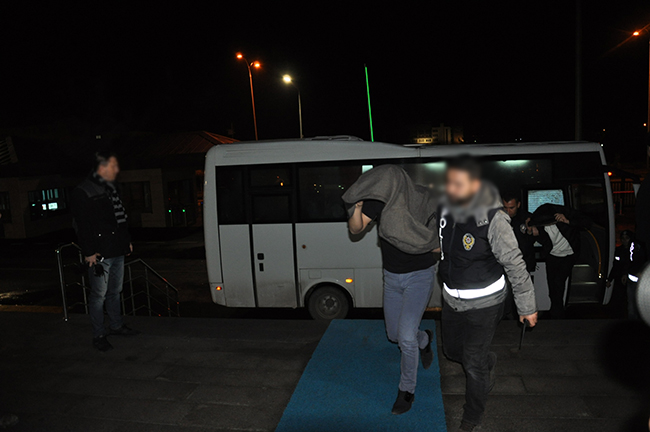 kars’ta-fuhus-operasyonu-41-gozalti-(3).jpg