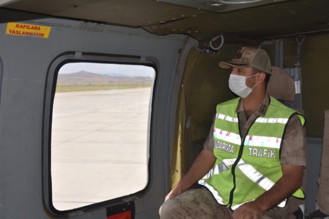 kars’ta-helikopterle-trafik-denetimi-yapildi-(3).jpg