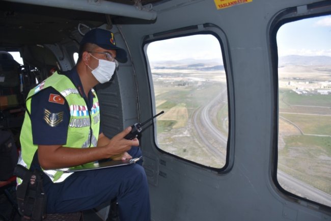 kars’ta-helikopterle-trafik-denetimi-yapildi-(4).jpg