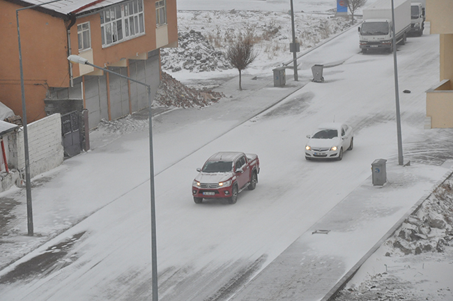 kars’ta-kar-ve-tipi-hayati-olumsuz-etkiledi-(4).jpg