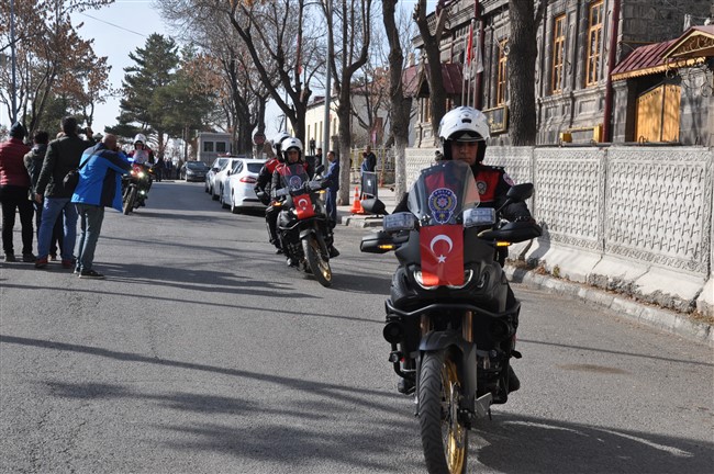 kars’ta-motosikletli-polis-timleri-goreve-basladi-(11).jpg