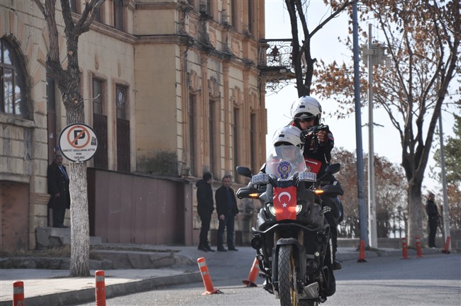 kars’ta-motosikletli-polis-timleri-goreve-basladi-(13).jpg