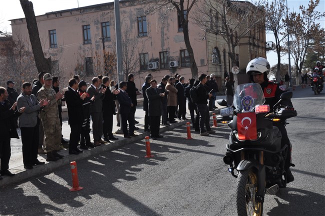 kars’ta-motosikletli-polis-timleri-goreve-basladi-(17).jpg