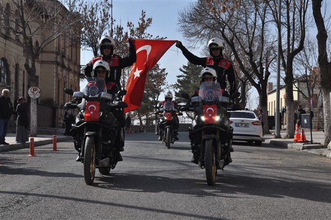 kars’ta-motosikletli-polis-timleri-goreve-basladi-(19).jpg