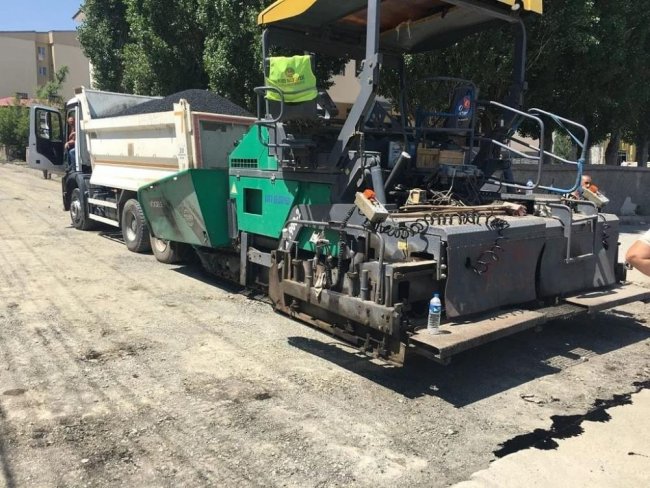 kars’ta-sehir-ici-yol-calismalari-devam-ediyor-(4).jpg
