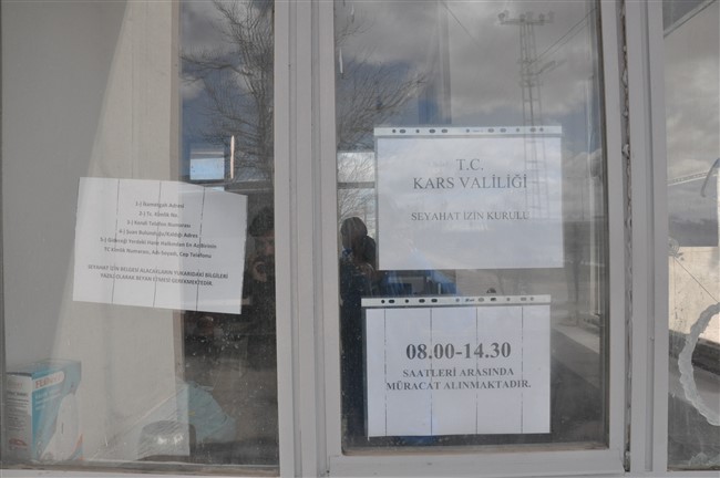 kars’tan-279-kisi-seyahat-izin-belgesi-icin-basvuru-yapti-(7).jpg