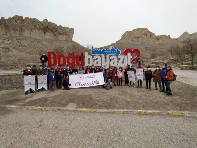 kars’tan-agri’ya-“biz-anadolu’yuz”-projesi-(2).jpg