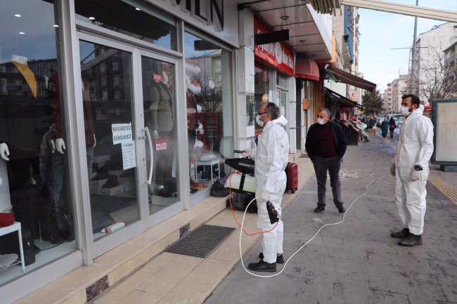 kars-belediyesi-koronavirusle-mucadele-calismalarina-araliksiz-devam-ediyor-(4).jpg