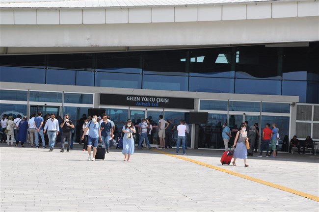 kars-harakani-havalimaninda-bayram-yogunlugu!-(1).jpg