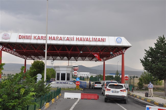 kars-harakani-havalimaninda-bayram-yogunlugu!-(28).jpg