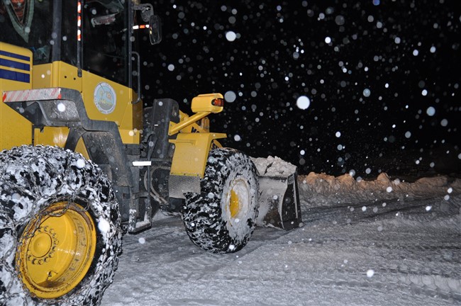 kars-il-ozel-idare-ekipleri-kar-nobetinde!-(7).jpg