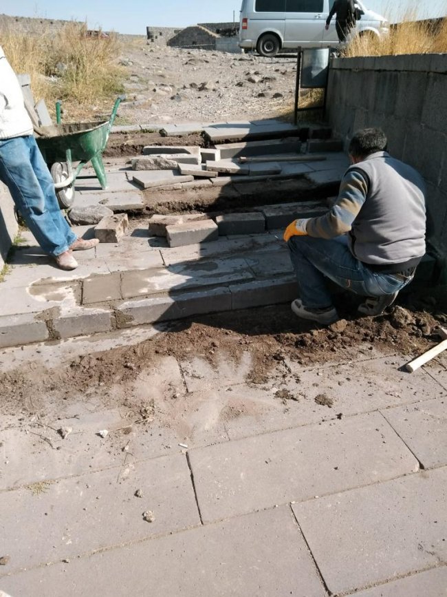 kars-kalesindeki-dokuntuler-onarildi-(4).jpg
