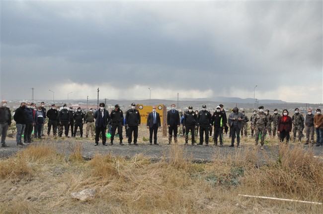 kars-polisi-100.-yilda-100-fidan-dikti!-(20).jpg