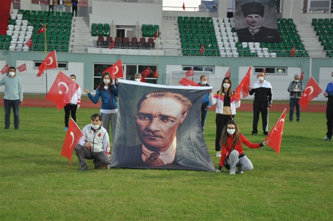 kars-stadyumunda-istiklal-marsi-yankilandi-(9).jpg