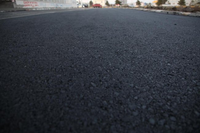 karsta-asfalt-calismasi-suruyor-(2).jpg