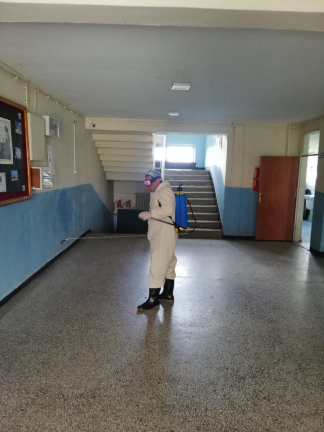 karsta-okullar-lgs-sinavi-icin-dezenfekte-edildi-(2).jpg