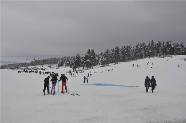 sarikamis-kayak-merkezi-yeni-sezona-“merhaba”-dedi-(1).jpg