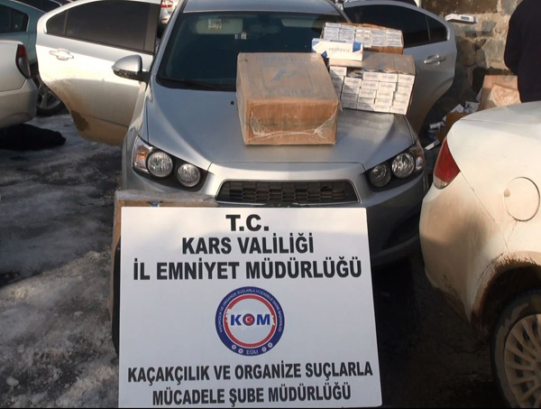 10-bin-paket-kacak-sigara-ele-gecirildi-(2).jpg