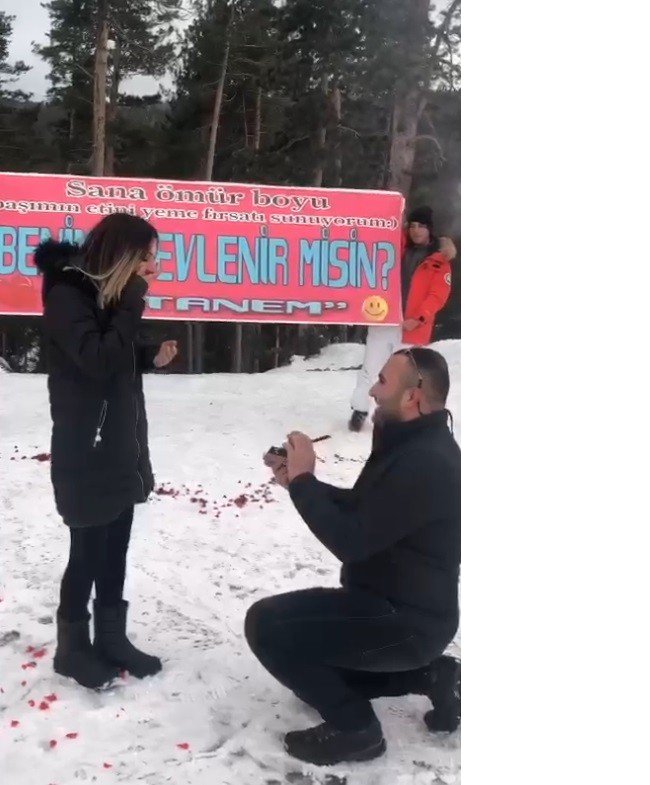 14-subat’ta-karlar-uzerinde-mesaleli-evlilik-teklifi-(3).jpg