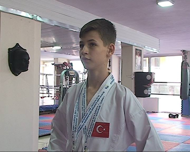 14-yasindaki-turkiye-sampiyonu-karsta!-(3).jpg