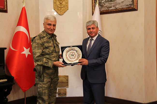 9ncu-kolordu-komutani-tarcin,-vali-dogan’i-ziyaret-etti.jpg
