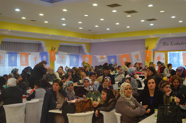 ak-kadinlardan-anneler-ozel-programi!-(2).jpg