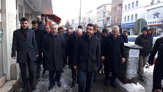 ak-parti-heyeti,-kazim-pasa-caddesi-esnafini-ziyaret-etti-(9).jpg