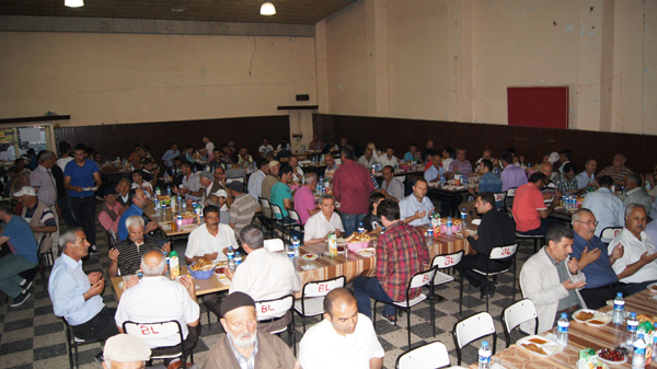 ak-parti-iftarda-bulustu!-(5).jpg
