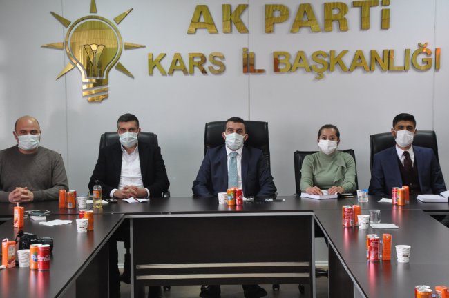 ak-parti-kars-il-baskani-calkin,-“10-ocak-gazeteciler-gunu”nde-gazetecilerle-bir-araya-geldi-(1).jpg