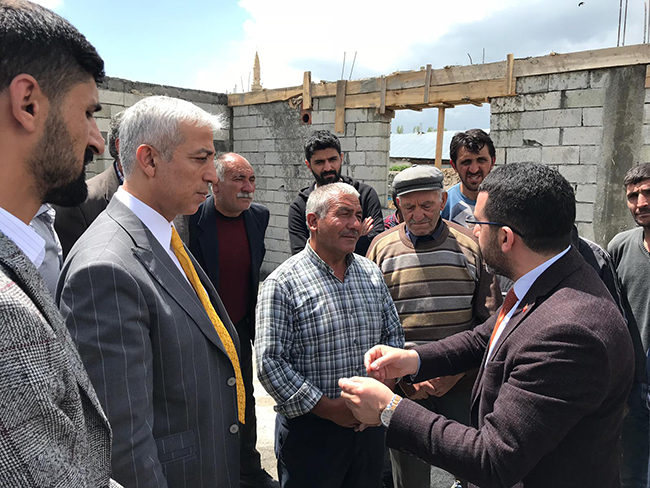ak-parti-kars-milletvekili-adayi-prof.-dr.-yunus-kilic-koyleri-ziyaret-etti-(1).jpg