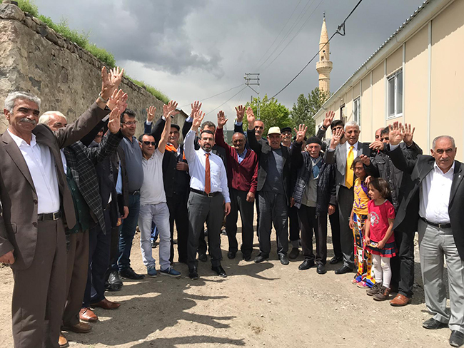 ak-parti-kars-milletvekili-adayi-prof.-dr.-yunus-kilic-koyleri-ziyaret-etti-(11).jpg