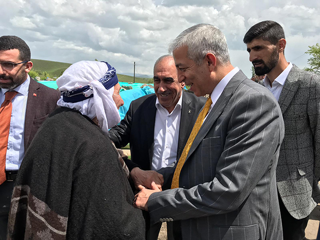 ak-parti-kars-milletvekili-adayi-prof.-dr.-yunus-kilic-koyleri-ziyaret-etti-(3).jpg