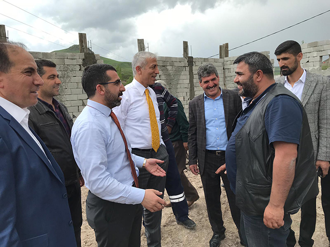 ak-parti-kars-milletvekili-adayi-prof.-dr.-yunus-kilic-koyleri-ziyaret-etti-(7).jpg