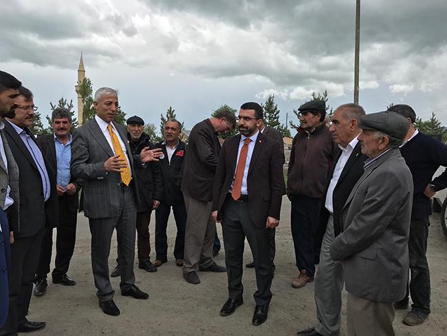 ak-parti-kars-milletvekili-adayi-prof.-dr.-yunus-kilic-koyleri-ziyaret-etti-(9).jpg